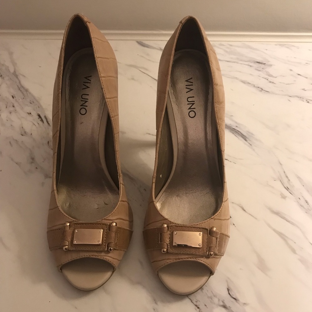 Via Uno croc embossed heels